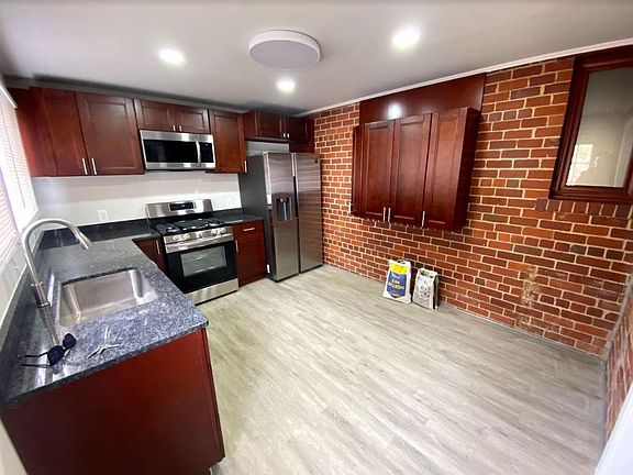 2nd image of 6916 Arlington Blvd #1
