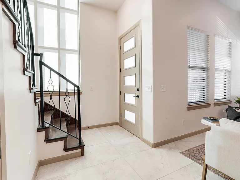 2506 N Douglas Ave — Photo 27