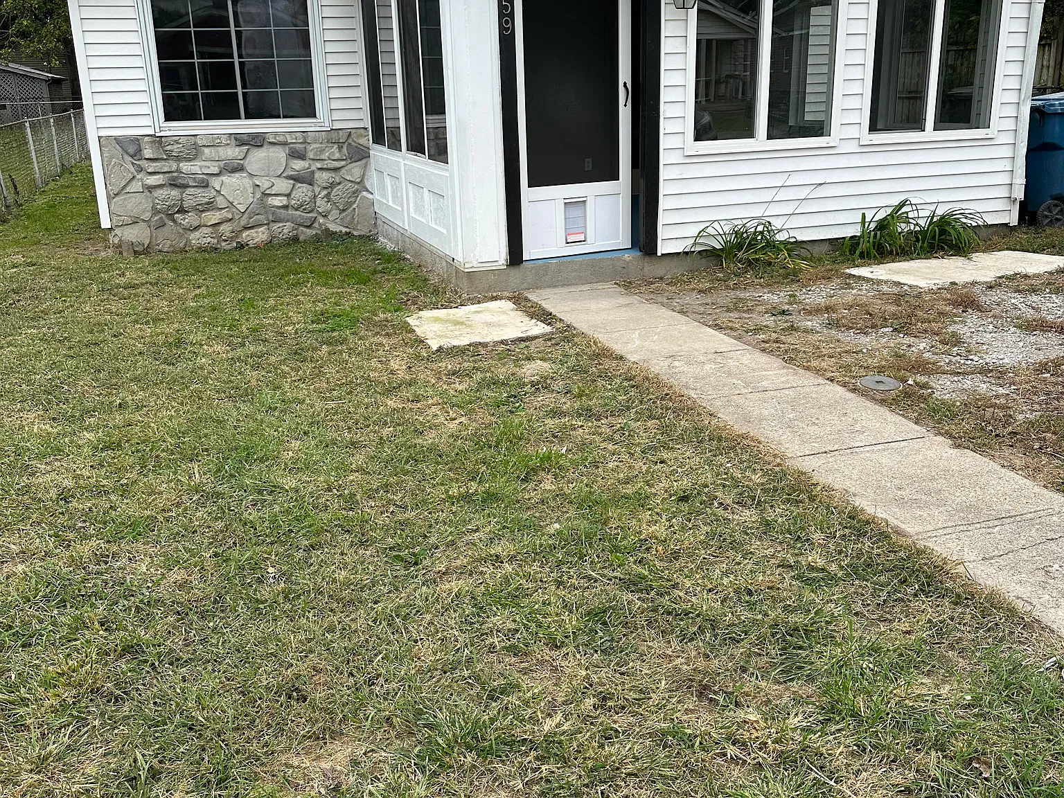 3 bed, 1200 sqft, $1,290 — Photo 1