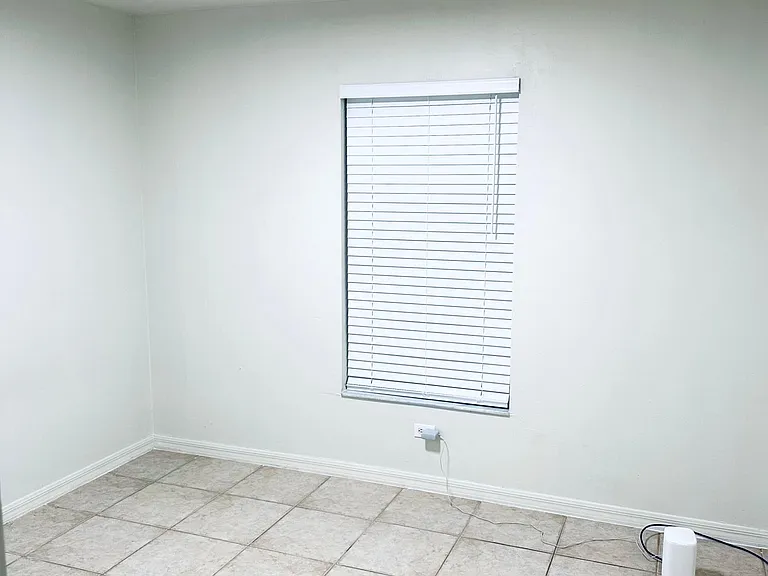 5025 Benton St — Photo 7