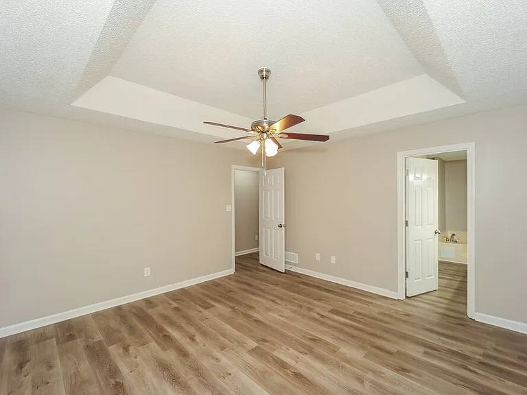 1604 Carriage Hills Dr — Photo 11