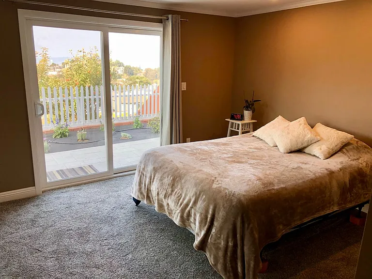 730 Myra Way — Photo 3