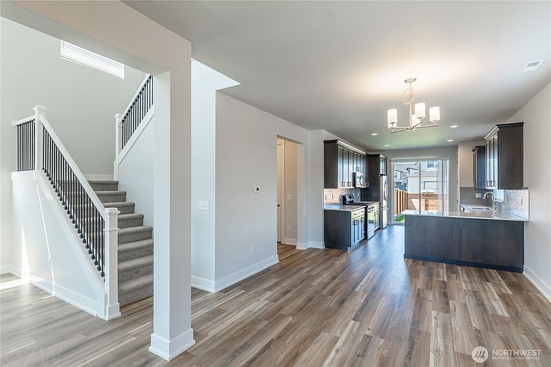 5th image of 15418 208th Avenue Ct E