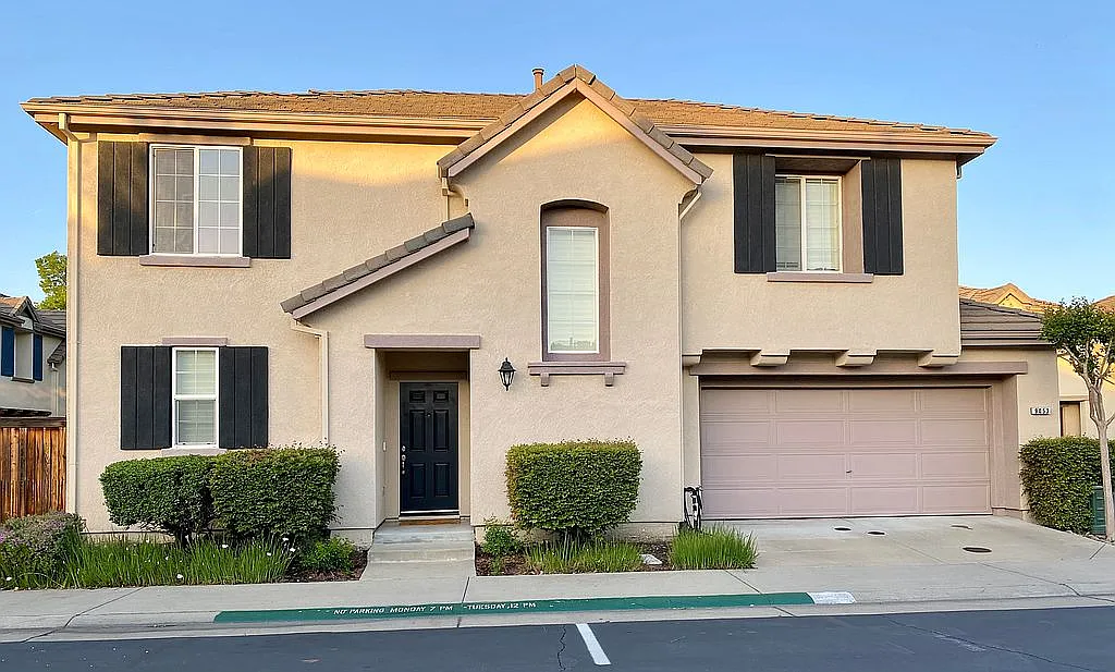 9053 Cortina Cir photo 1