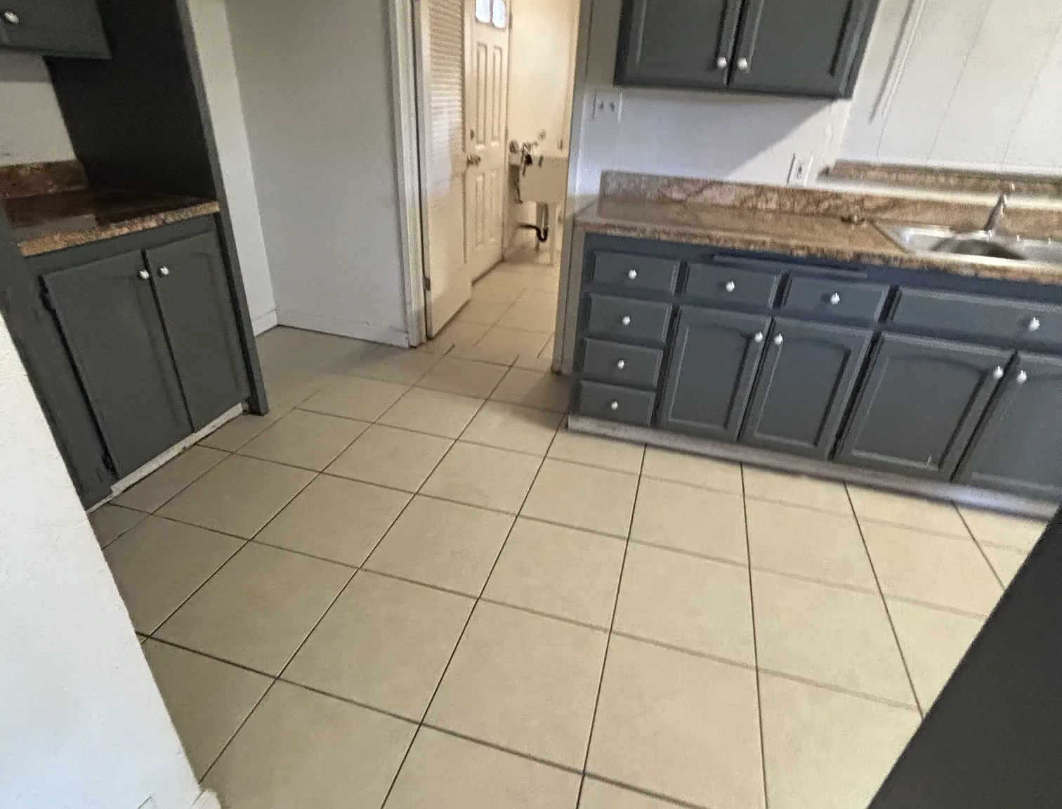 4 bed, 1449 sqft, $2,495 — Photo 2