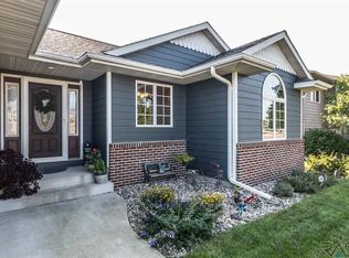 1625 S Locust Ave, Brandon, SD 57005