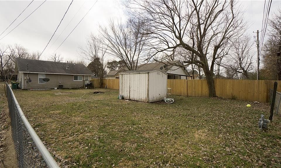 2nd image of 1104 Highland Ave