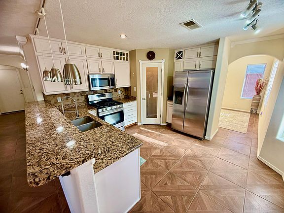 5th image of 10909 Dream Weaver Dr NW