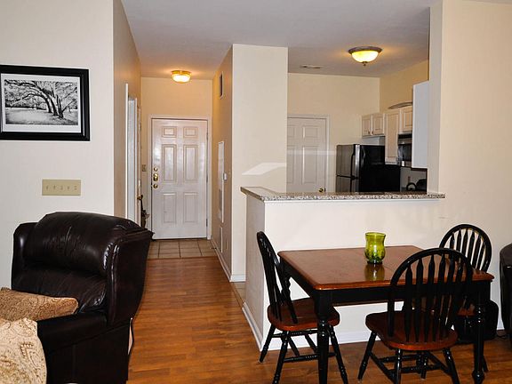 5th image of 1600 Long Grove Dr Unit 1123