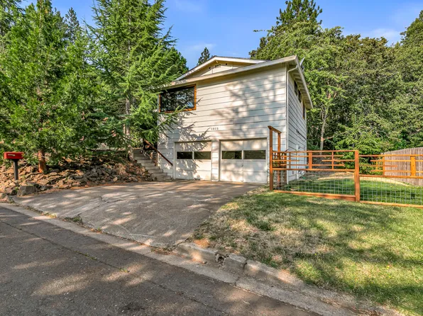 1015 Oneida Cir, Ashland, OR 97520