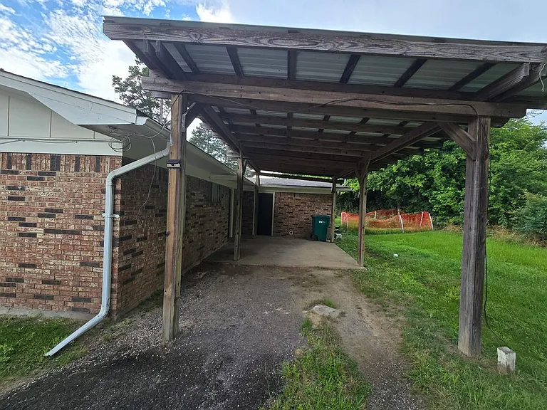 204 County Road 2877 — Photo 15