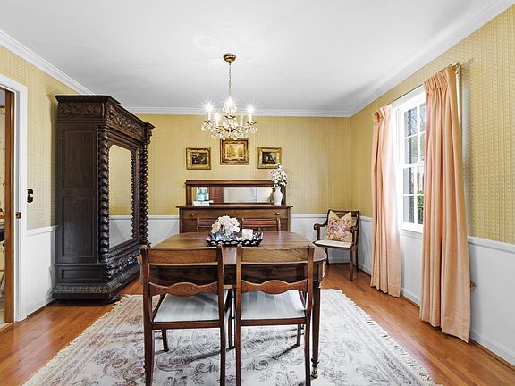 5th image of 126 Cardiff St