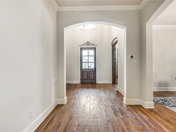 4th image of 907 Laguna Trl