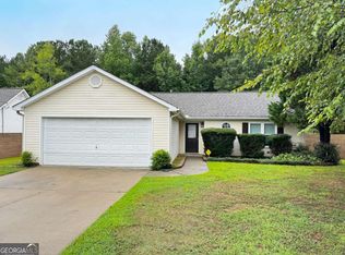 73 Canterbury Dr, Grantville, GA 30220