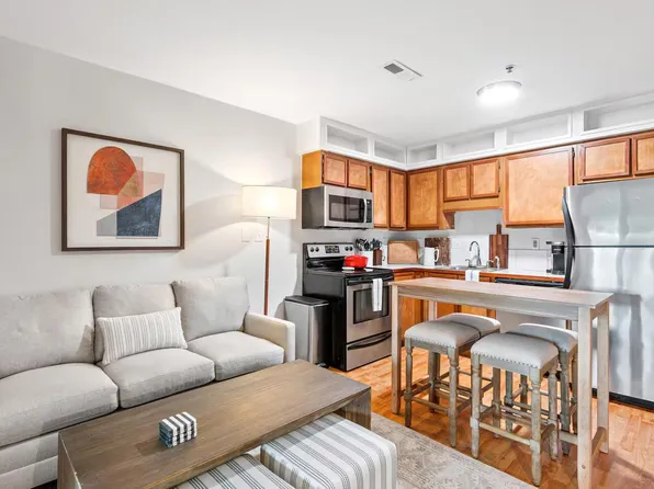 40 Bee St APT 306, Charleston, SC 29403