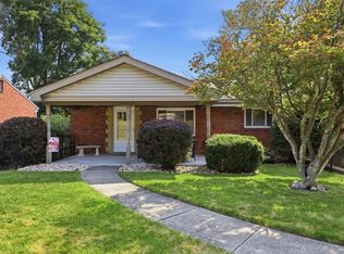 1074 Roseanne Ave, Pittsburgh, PA 15216