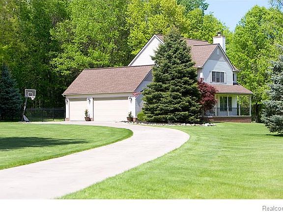 2nd image of 3600 Estate Dr