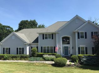 7 Hamlin Ct, Brookfield, CT 06804