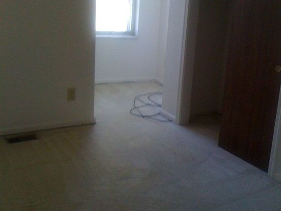 3rd image of 773 Northland Blvd APT A