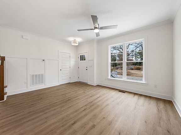 2nd image of 2805A Fawn Ave