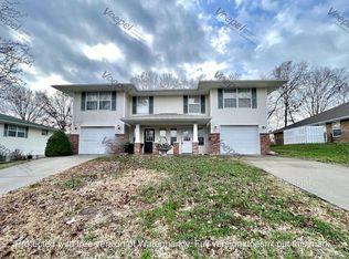 816 SE Drew Ct, Blue Springs, MO 64014