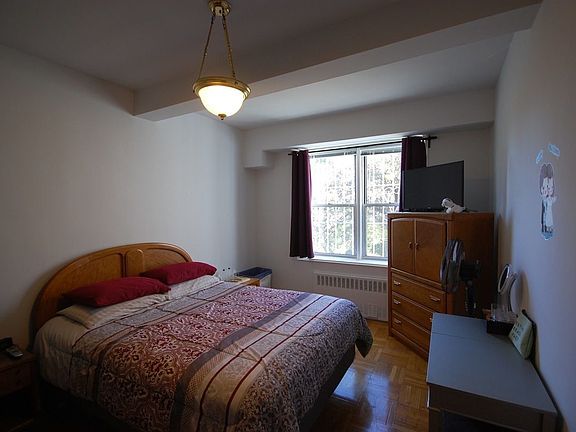 3rd image of 2465 Palisade Ave APT 1D