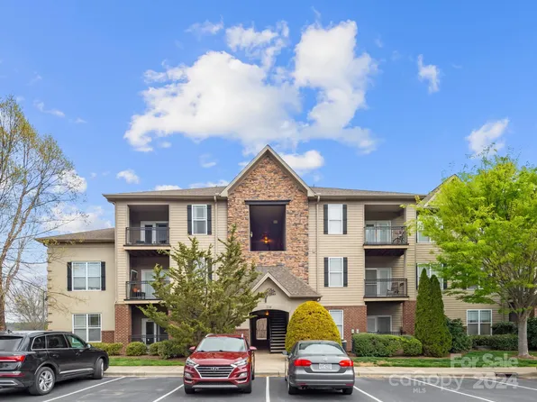 234 Brickton Village Cir Unit 303, Fletcher, NC 28732