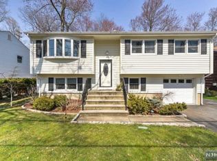 16 Forest Trl, Denville, NJ 07834