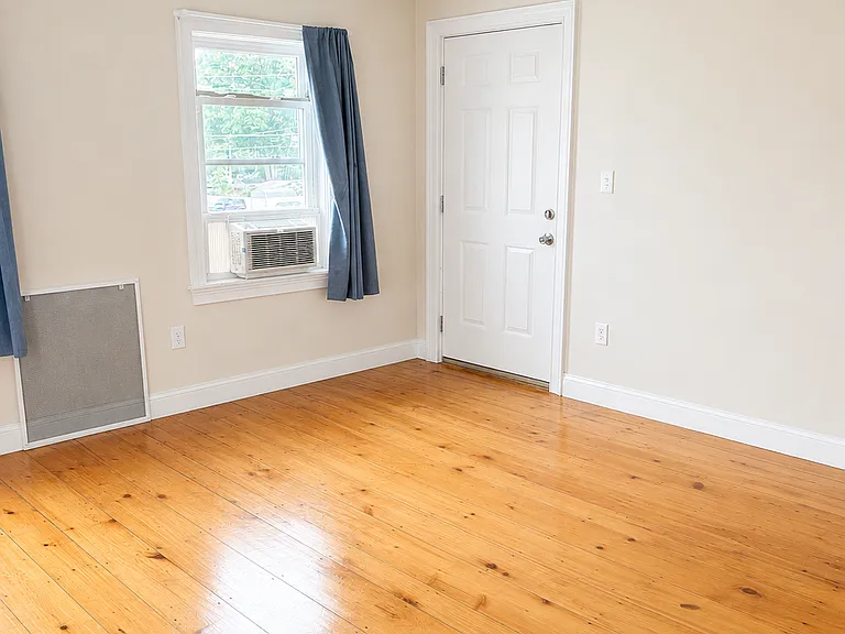 60 N Putnam St #4 — Photo 3