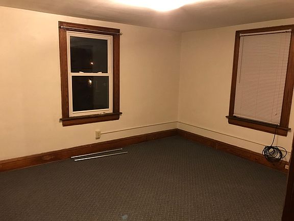 2nd image of 52 E Archwood Ave