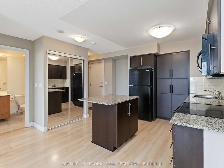 330 Burnhamthorpe Rd W #806 — Photo 12