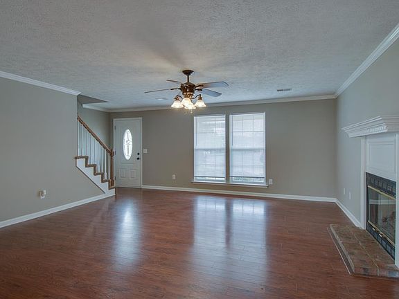 3rd image of 105 Don Ct