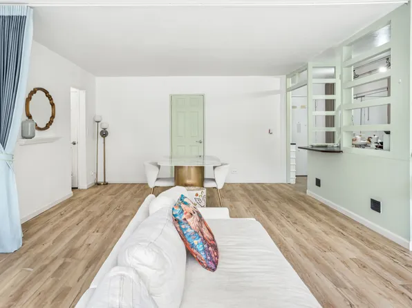 136 East 56th Street 10H image 2 of 10