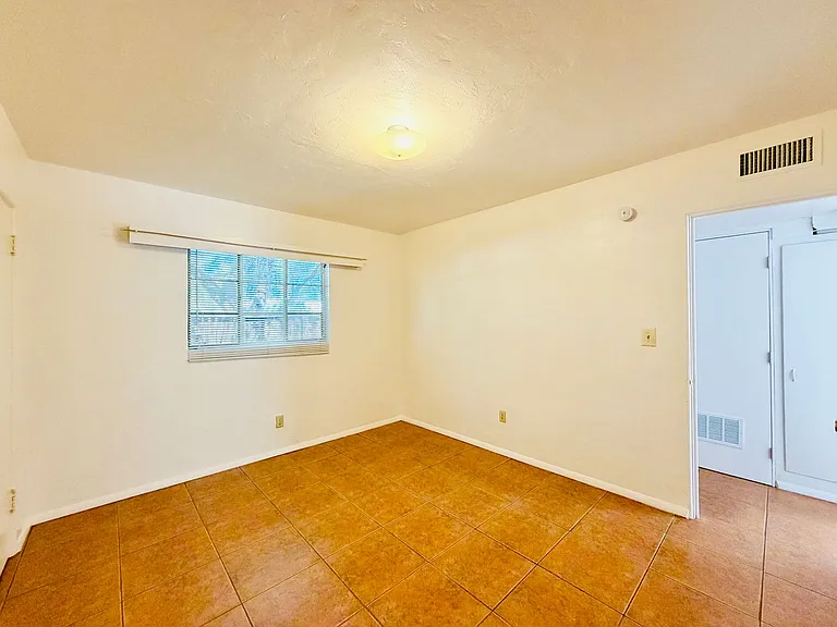 Edison2523 — Photo 9