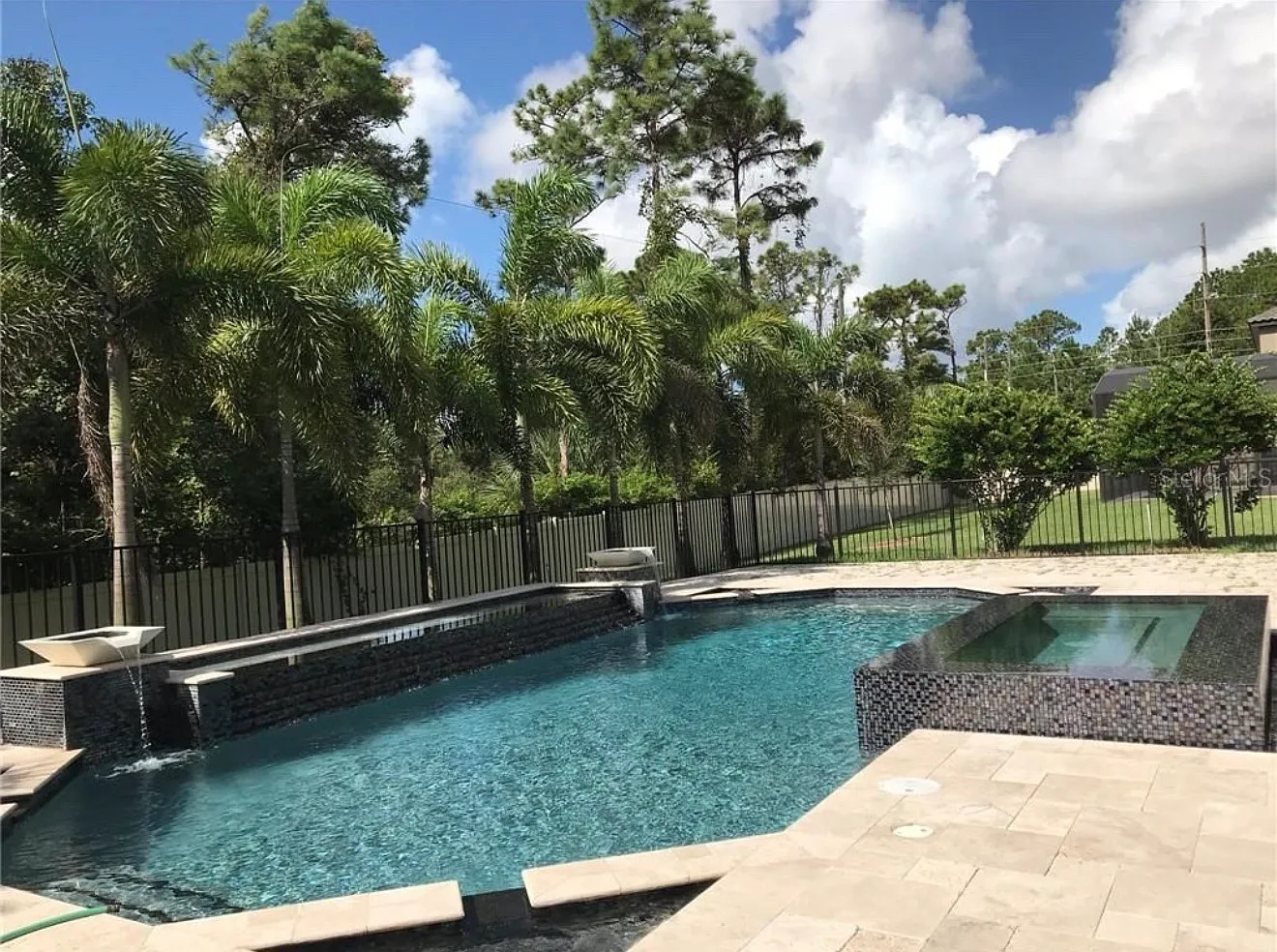 2323 Brickell Pl — Photo 2