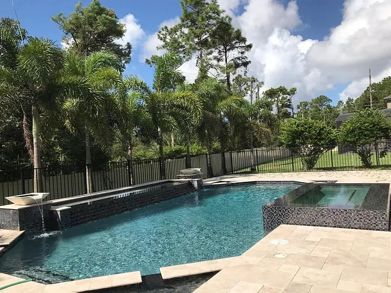 2323 Brickell Pl — Photo 4