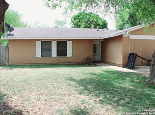 9614 Bear Creek Dr, San Antonio, TX 78245