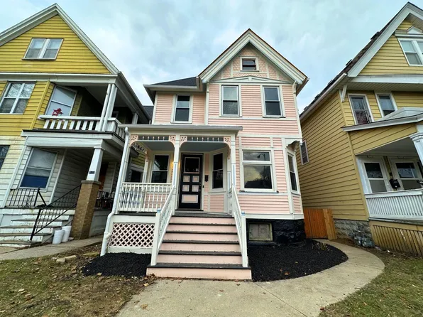 2530 North Oakland AVENUE, Milwaukee, WI 53211