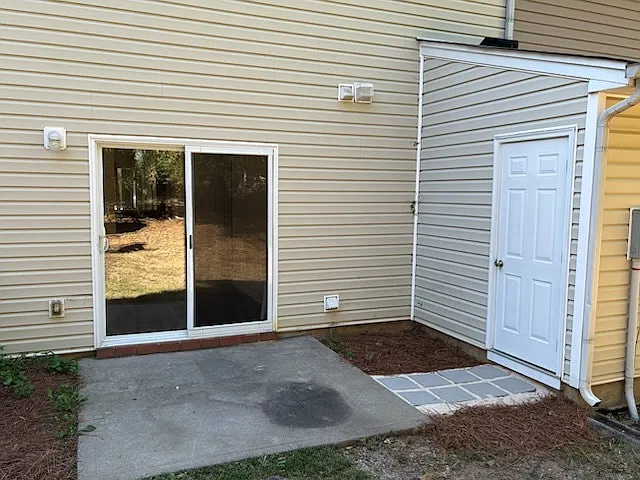 3 bed, 2.5 bath, 1398 sqft, $1,675 — Photo 3