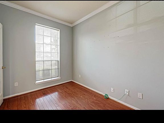 4th image of 3923 N Sandy Ct
