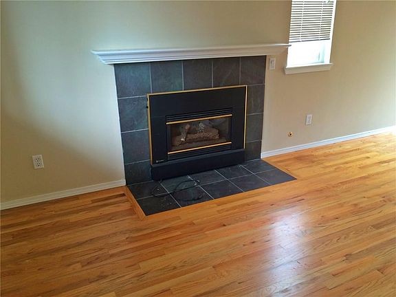 4th image of 4732 Lakeshore Ln SE