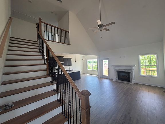 3rd image of 637 Farmington Lot 637