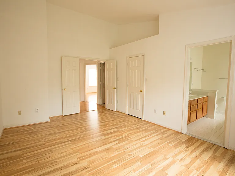 2911 Jessica Ct — Photo 8