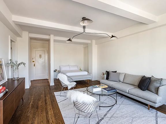 4th image of 465 W 23rd St APT 8F