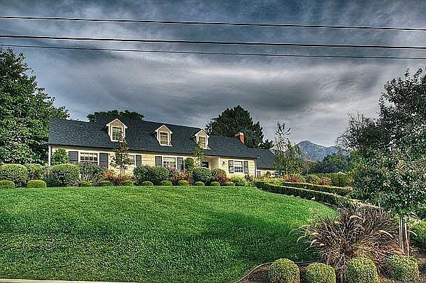 1st image of 2462 Sierra Dr