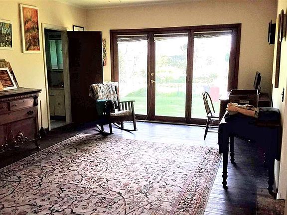 4th image of 2135 Asherton Ave
