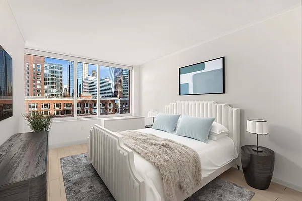 Sold by R New York | media 18