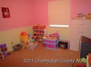 807 Adams Ct, Monticello, IL 61856