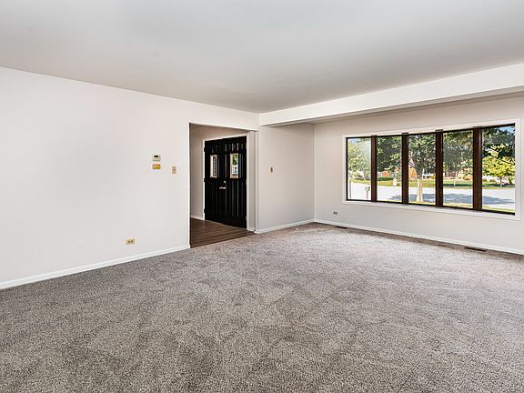 4th image of 6345 Parkwood Ct