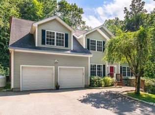 58 Farm View Rd, Bethany, CT 06524